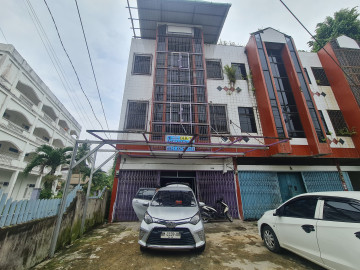 Di jual ruko 3 lt, tepi jalan,full keramik,jalan tanjung datuk,Pekanbaru