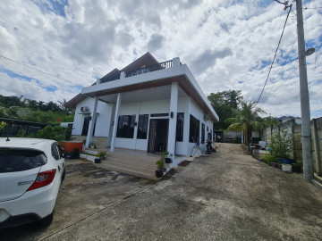Dijual 1 unit rumah bulatan tepi Jalan lokasi Hangtuah tengah kota Pekanbaru