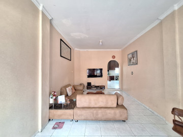 DIJUAL RUMAH 3 LANTAI LOKASI DEKAT JALAN KUANTAN  - PEKANBARU