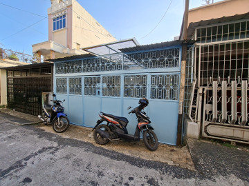 DIJUAL / DISEWAKAN RUMAH SIAP HUNI DI JL.T.UMAR