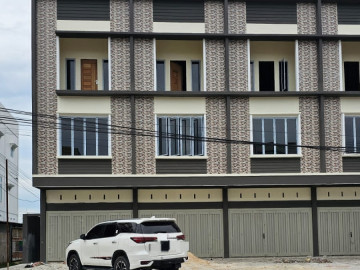 Disewakan 2 Unit Ruko Baru Tepi Jalan - Di Jalan Dharma Bakti / Sigunggung