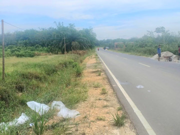 DIJUAL SEBIDANG TANAH LOKASI TEPI JALAN OKURA UJUNG - RUMBAI