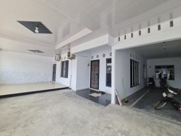 Di Jual Rumah siap huni lokasi Jalan Harapan raya dekat Alam Mayang tengah kota Pekanbaru