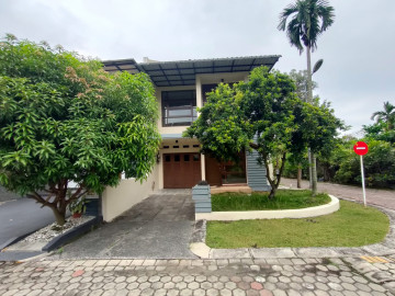 Disewakan rumah cluster mewah 2lt di Jl. Riau - Pekanbaru