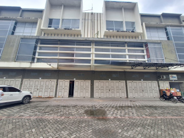 DIJUAL/DISEWAKAN 3 UNIT GANDENG RUKO 3 LT SIAP PAKAI LOKASI GARUDA SAKTI KM 3-PEKANBARU