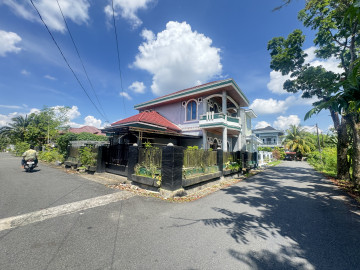 DIJUAL RUMAH 2 LANTAI SIAP HUNI JL KARYA III
