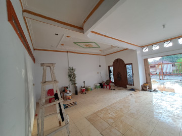 DIJUAL RUMAH CANTIK SIAP HUNI 2 LANTAI LOKASI JL. BAMBU KUNING - PEKANBARU