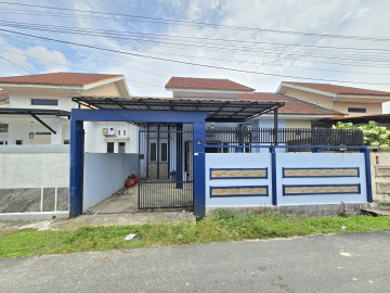 DISEWAKAN RUMAH SIAP HUNI LOKASI DALAM PERUMAHAN JALAN KELAPA/SAIL-PEKAMBARU