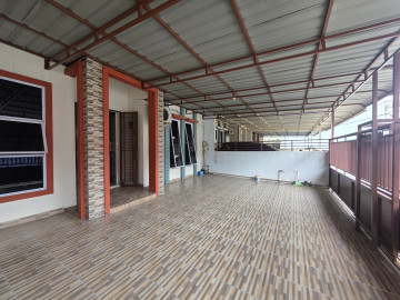Disewakan 1 unit rumah cluster siap huni lokasi Jalan Soekarno Hatta dekat ke Sekolah Darma loka Pekanbaru