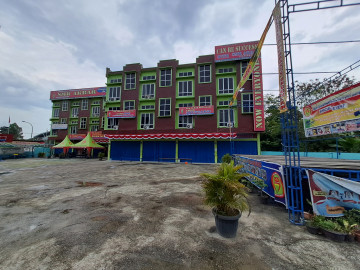 Dijual / disewakan 8 unit ruko 3 lt lokasi Jl. Harapan Raya Ujung - Pekanbaru