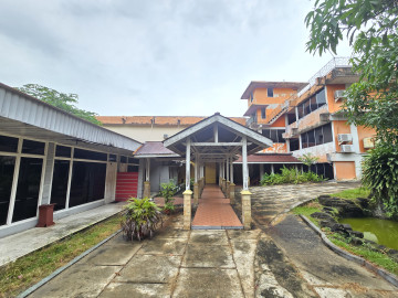 DIJUAL HOTEL DALAM KOTA LOKASI DEKAT JALAN AHMAD YANI - PEKANBARU