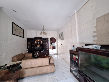 DIJUAL RUMAH 2,5 LANTAI LOKASI DALAM KOTA JL.ROKAN-PEKANBARU