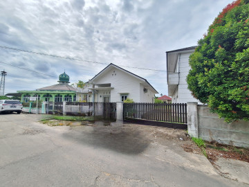 DIJUAL RUMAH BULATAN DAN KOST-KOST AN TANAH LUAS LOKASI JL.LABERSA/PARIT INDAH-PEKANBARU