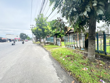 DISEWAKAN TANAH + BANGUNAN  JL HANGTUAH UJUNG