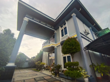 Dijual rumah mewah 2 lantai, FURNISHED lokasi Panam - Pekanbaru