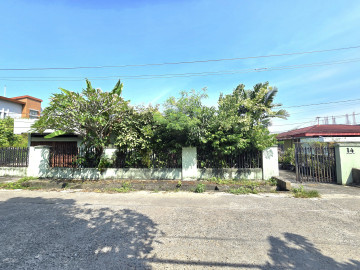 DIJUAL RUMAH BULATAN TANAH LUAS LOKASI DEKAT JALAN RIAU - PEKANBARU