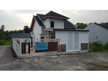Disewakan / Dijual Rumah Cluster Jl Sakura / Hangtuah