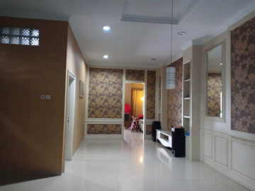Dijual rumah cluster mewah 2lt cantik, full furnish dan siap huni di Jl. SM. Amin - Pekanbaru
