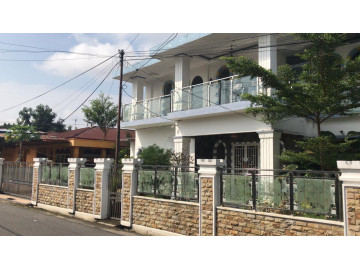DIJUAL RUMAH MEWAH MODERN KLASIK  2   LT JL .LABAN /SUKA JAYA