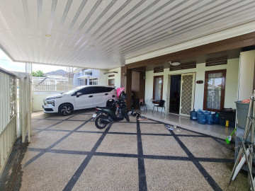 Di Jual 1 unit rumah siap huni full furnish lokasi Jalan Bakti Arifin Ahmad tengah kota Pekanbaru