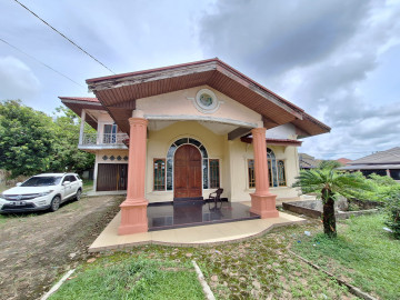 Dijual Rumah bulatan dengan tanah luas lokasi di Jl. Bukit Barisan - Pekanbaru