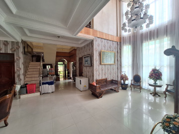 DIJUAL RUMAH BULATAN CANTIK DENGAN TANAH LUAS LOKASI DEKAT JL.KAPAU SARI TANGKERANG TIMUR-PEKANBARU