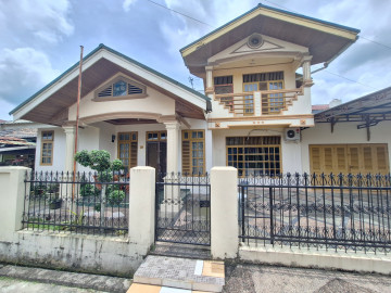 DIJUAL 2 UNIT GABUNG JADI 1 RUMAH 2 LT DALAM PERUMAHAN SIAP HUNI LOKASI JL KAPAU SARI - PEKANBARU
