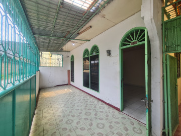 Dijual Rumah Siap Huni Jalan Riau Dekat Dengan Mall Ciputra