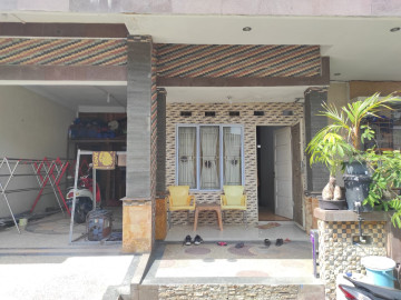 DI JUAL RUMAH 2 LT DI JLN SOEKARNO HATTA DEKAT KARTAMA PEKANBARU
