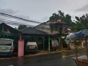 Dijual tanah beserta bangunan di daerah alam sutra-jakarta