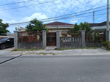 DIJUAL RUMAH MEWAH JL BAMBU KUNING