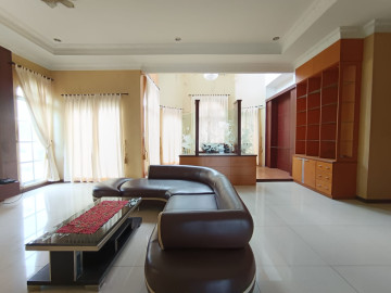 DI SEWAKAN RUMAH CLUSTER JL JENDRAL SUDIRMAN