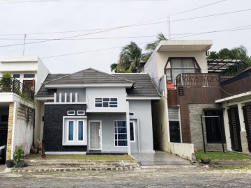 Dijual Rumah Cluster 1 Setengah Lantai Jl Tengkubey- Bukit Raya