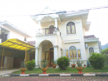 Dijual / Disewakan Rumah cluster mewah 2lt full furnish di Rumbai