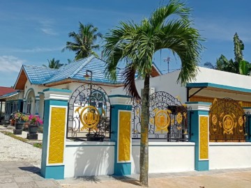 DISEWAKAN RUMAH BULATAN HALAMAN LUAS JL.PASIR PUTIH