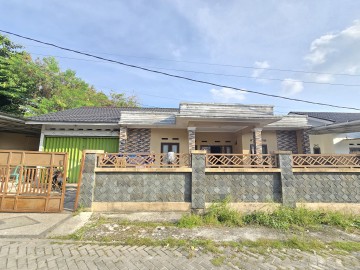 DIJUAL RUMAH LUAS DALAM PERUMAHAN CLUSTER LOKASI JALAN INDRAPURI/HANGTUAH-PEKANBARU