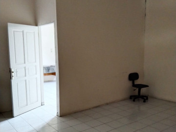 Dijual Rumah 2 Lantai di Jl. Durian