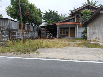 DIJUAL TANAH DAN RUMAH TEPI JL LILY 1 DEKAT JL RIAU