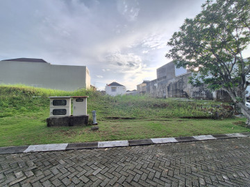 DIJUAL SEBIDANG TANAH DI KOMPLEK CLUSTER MEWAH LOKASI JL.CEMARA GADING-PEKANBARU
