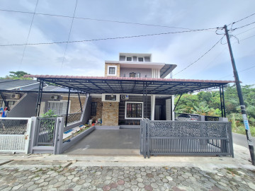 DIJUAL RUMAH CANTIK 2 LANTAI FULL FURNISH LOKASI SRIKANDI-PEKANBARU