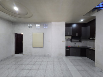 Dijual rumah 2 Lantai Full Keramik Lokasi Jl. Sungai Rokan