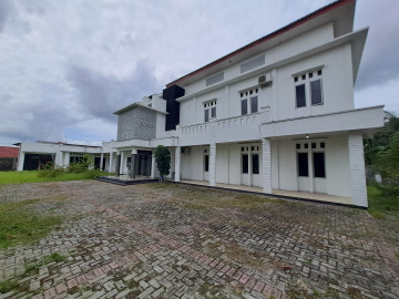 DIJUAL TANAH + BANGUNAN COCOK BUAT UNIVERSITAS DI JL.SOEKARNO HATTA-PEKANBARU