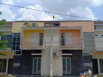 Dijual Rumah 2lt Gandeng Kuantan Regency, Pekanbaru