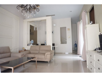 DIJUAL / DISEWAKAN RUMAH CLUSTER MEWAH FURNISH 2 LANTAI LOKASI JL. SUDIRMAN - PEKANBARU