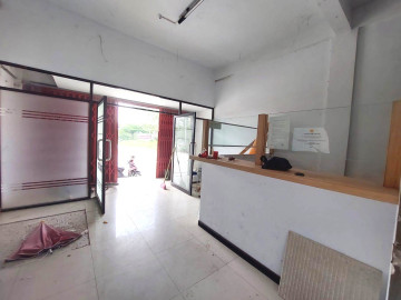DISEWAKAN 2 UNIT RUKO 3 LANTAI DI TEPI JALAN BESAR JL. SOEKARNO HATTA - PEKANBARU