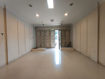Dijual Ruko 3 Lantai di Jl. SM. Amin