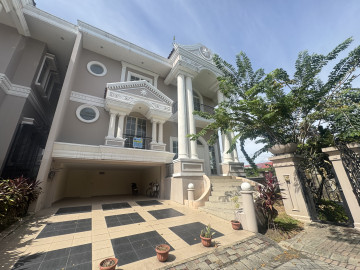 DIJUAL RUMAH MEWAH 2 LT JL.GULAMA