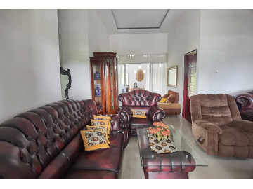 Dijual Tanah & Bangunan di Garuda Sakti / Uka