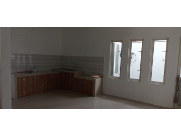 DIJUAL RUMAH 2 LANTAI LOKASI DEKAT JALAN KUANTAN PEKANBARU RIAU