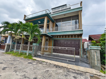 Dijual rumah mewah di jalan bukit barisan